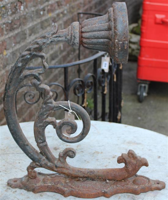 Cast iron lamp